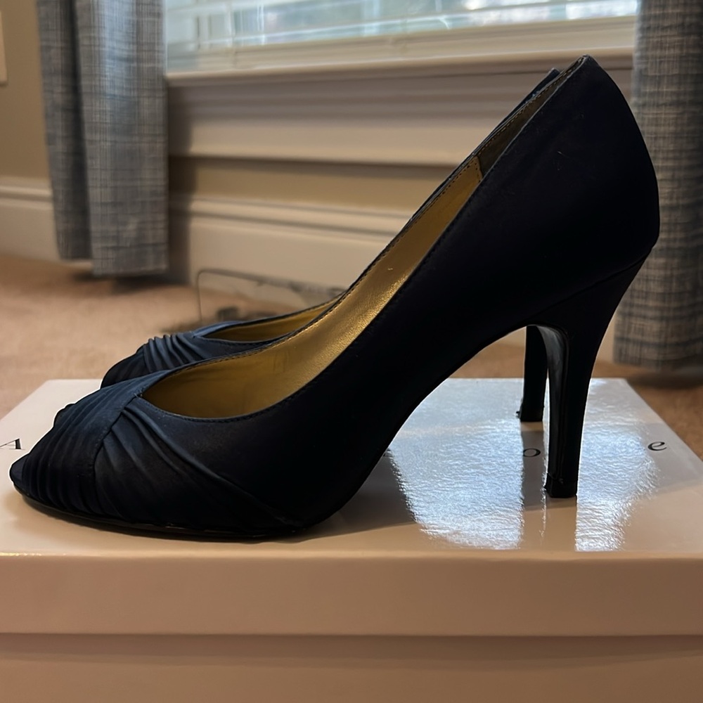 Adrianna Papell Satin Peep Toe Pump - Navy - size 7